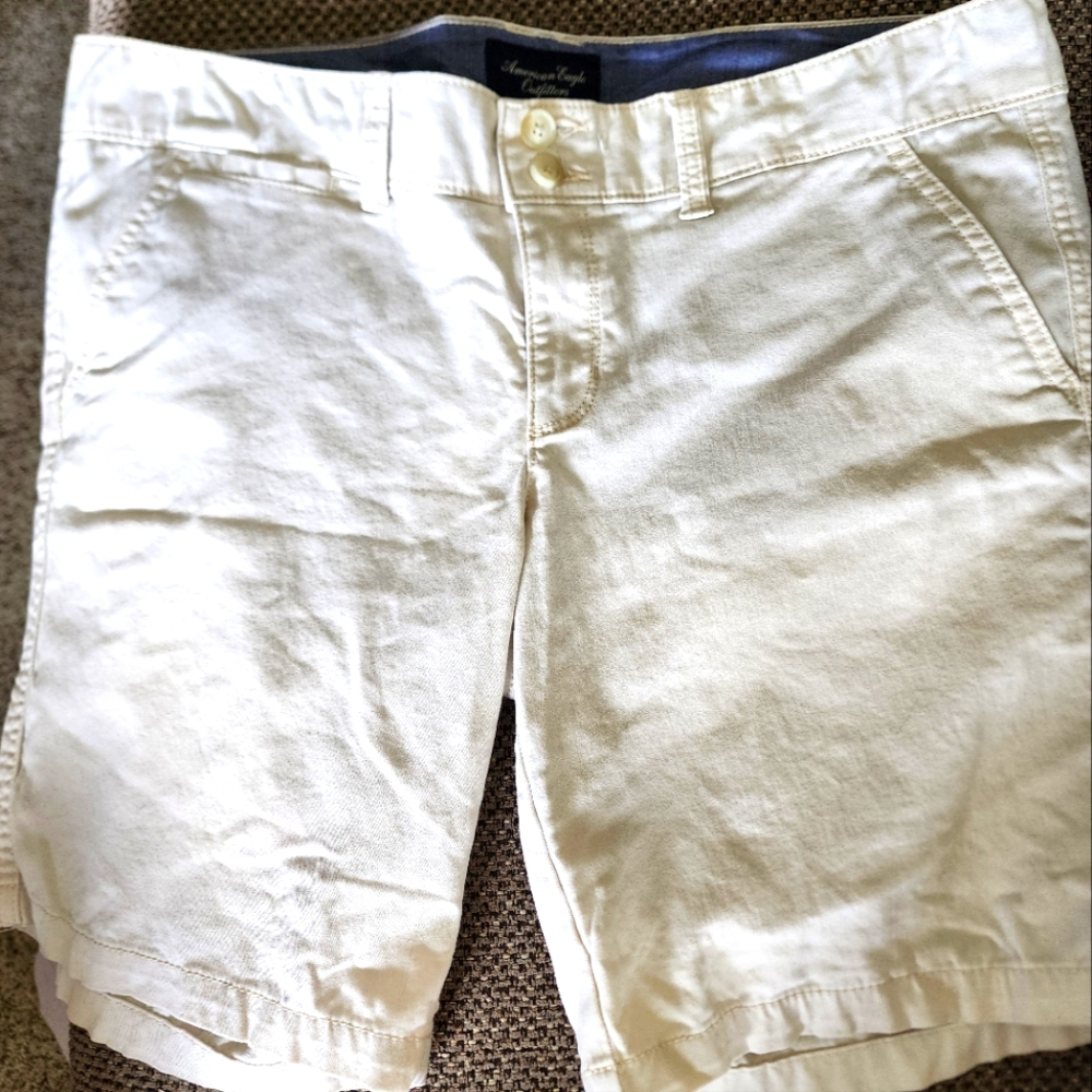American Eagle Khaki boyfriend shorts Sz 10